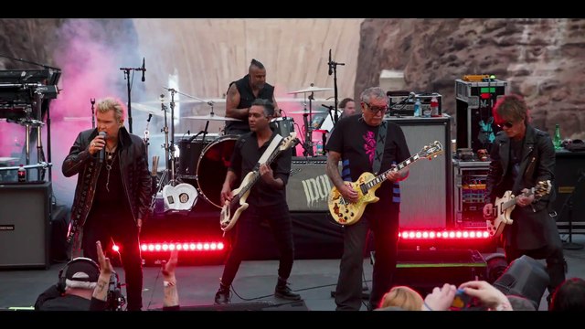 Dancing With Myself (Generation X song) - Billy Idol (live)