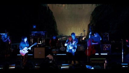 To Be a Lover (William Bell cover) - Billy Idol (live)