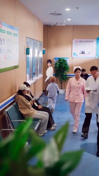 CEO crashes into a single momsuddenly sees her sons face… shock to find its his little copy!