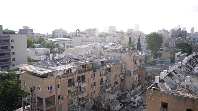 İran'dan İsrail'e atılan füzelerden bazıları Tel Aviv'e isabet etti