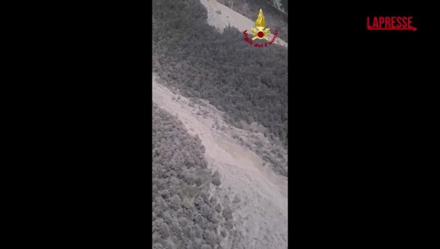 Maltempo in Veneto, nel Bellunese colata di fango invade le strade: ci sono persone isolate