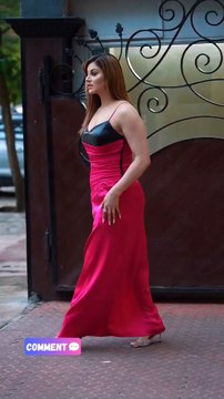 Urvashi Rautela was Recently Seen in Bandra. 🎬📸🔥#urvashirautela #bollywood #actresses #actress