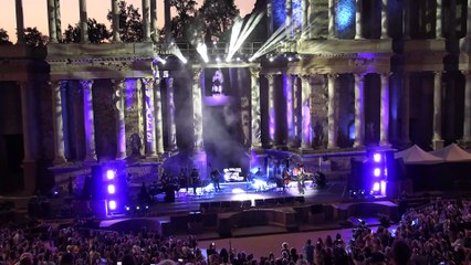 Manuel Martos aclara la llamativa ausencia de su madre en la esperada reaparición de Raphael