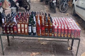 105 लीटर विदेशी शराब जब्त