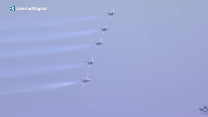 Miles de personas despiden a la Patrulla Águila en Murcia