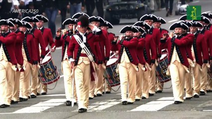 Trump exhibe el poder militar de EEUU entre protestas