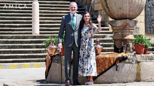 Come abbinare i vestiti a fiori secondo le royal