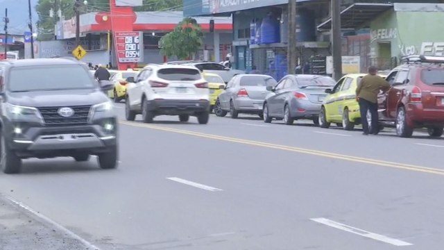 Largas filas en Changuinola para conseguir combustible