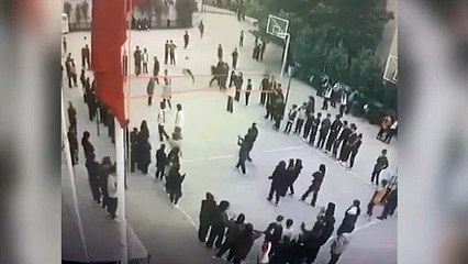 Öğrencisine tekme atan öğretmenin cezası belli oldu