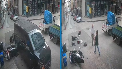 Motosiklet ile minibüsün çarpıştığı kaza kamerada; 2 yaralı