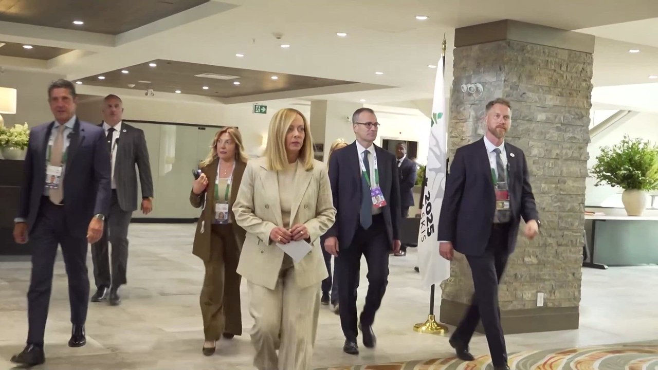 Meloni Hails ‘Privilege’ as She Meets Starmer and Merz at G7 Summit