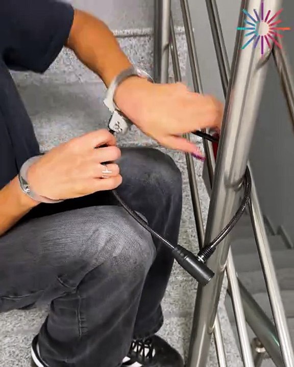 Emergency hack for escaping a lock like this 🔓