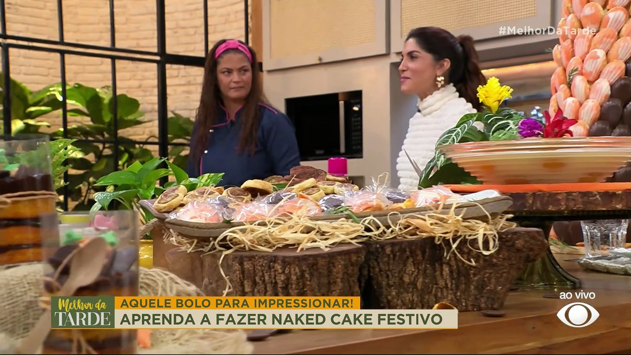 Naked cake festivo de bolo de cenoura | Melhor da Tarde
