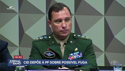 Mauro Cid depõe à Polícia Federal sobre possível fuga