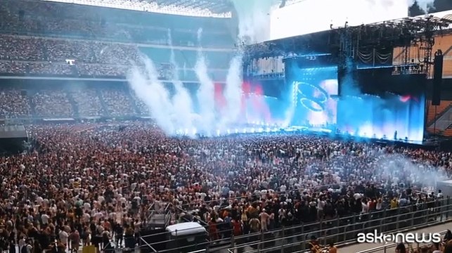 Cesare Cremonini live a San Siro: il ritorno negli stadi è uno show totale