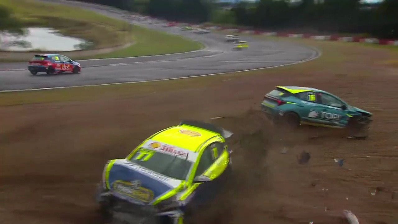 Copa Hyundai HB20 2025 Tarumã Race 2 Start Martins Vacari Big Crash