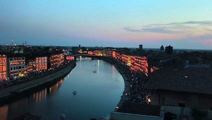 Luminara di Pisa, lo spettacolo dei lungarni illuminati visti dall'alto
