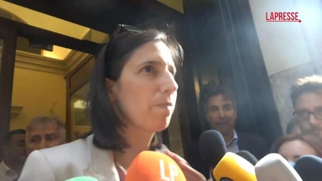 Povertà, Schlein a Meloni: «Parla di prevenzione ma non mette un euro»