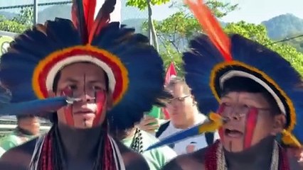 Indigene protestieren gegen Brasiliens Verkauf von Öl-Blöcken im Amazonas