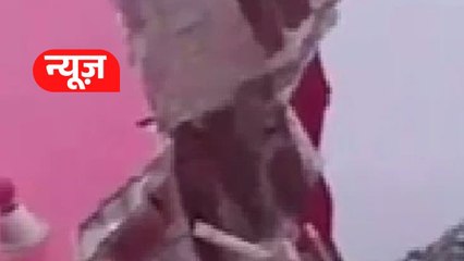 अज्ञात बदमाशों ने रात में JCB से प्राचीन हनुमान मंदिर ग‍िराया