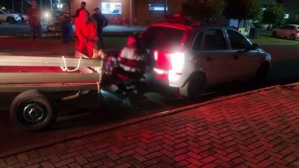 Motociclista de 21 anos colide com carretinha e é socorrido pelo Siate