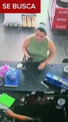 Exponen a mujer que se hizo pasar como cliente para robar electrodomésticos en una tienda