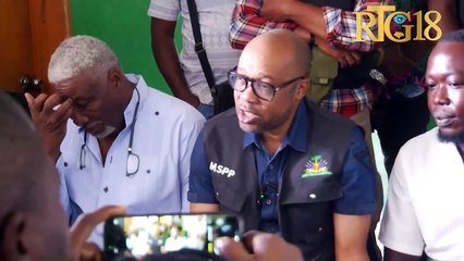 Minis Sante a Dr. Bertrand Sinal vizite sant sante Kenscoff"