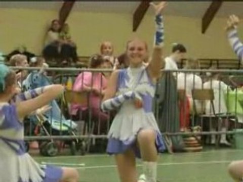 majorettes dauphines sallauminoises a thumeries le 110508