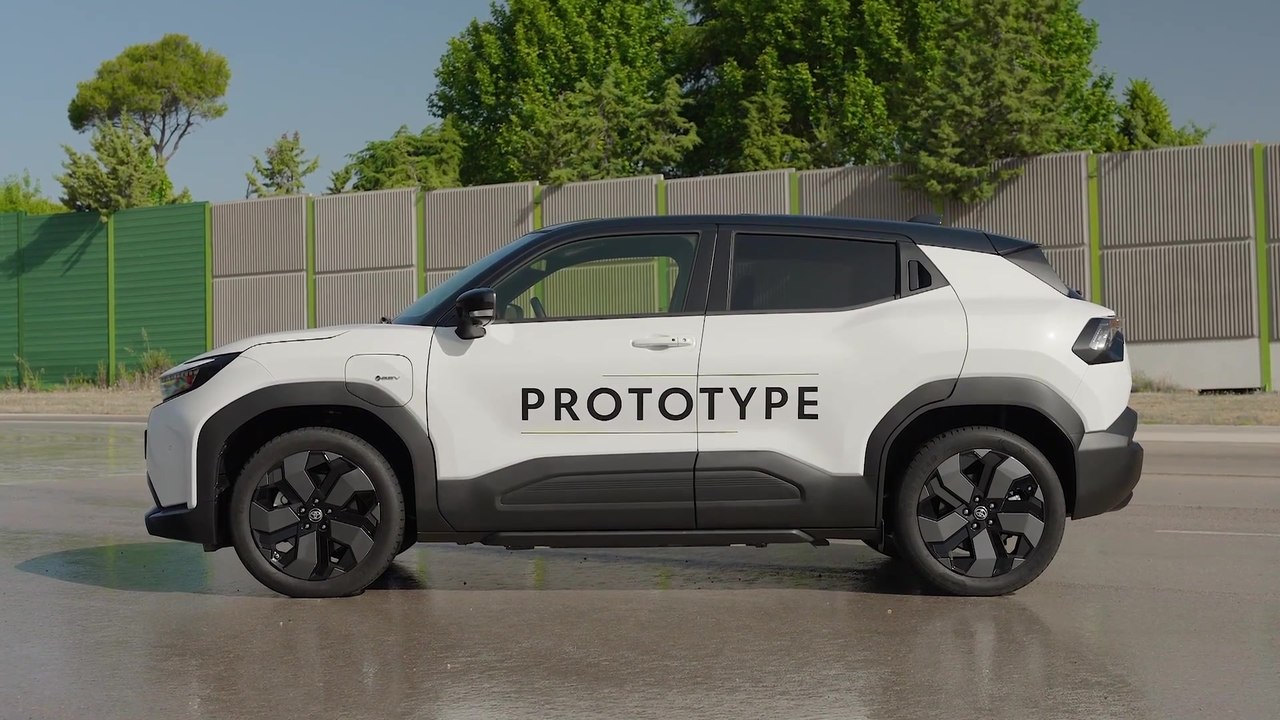 Erste Prototypen-Testfahrt mit dem neuen Toyota Urban Cruiser