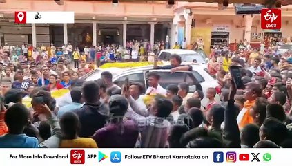 ಸಿದ್ದಗಂಗಾ ಮಠಕ್ಕೆ ಯುವ ರಾಜ್​ಕುಮಾರ್​​​​: 'ಅಪ್ಪು ಹಾದಿಯಲ್ಲಿ ಯುವ' ಎಂದ ಅಭಿಮಾನಿಗಳು