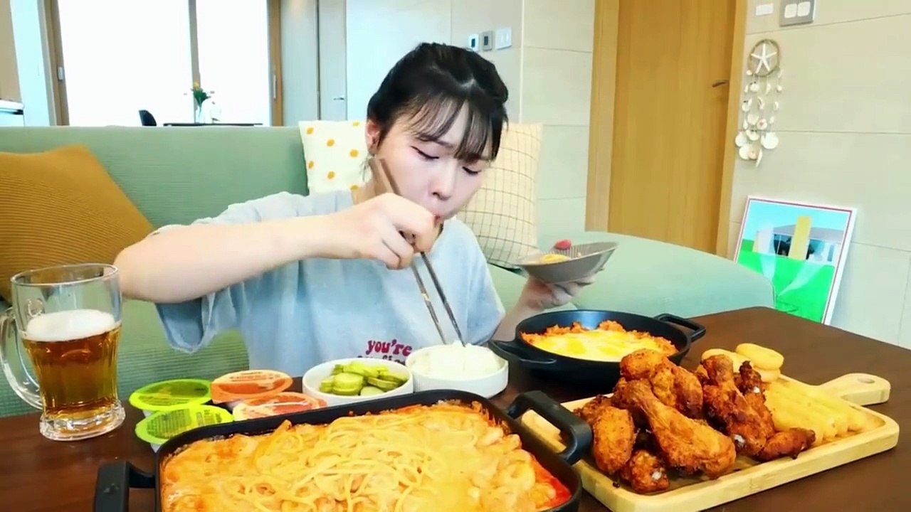 ASMR MUKBANG Fire Spicy Spaghetti, Fried Chili Chicken, Cheese Kimchi Fried Rice, Cheese sticks.
