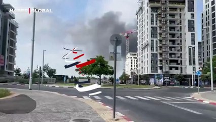 İran, İsrail'i vuruyor! İşte bombardıman anları...