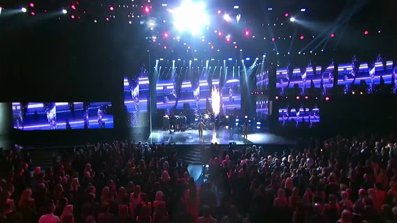 Jessie J, Ariana Grande, Nicki Minaj - Bang Bang (Live on American Music Awards)