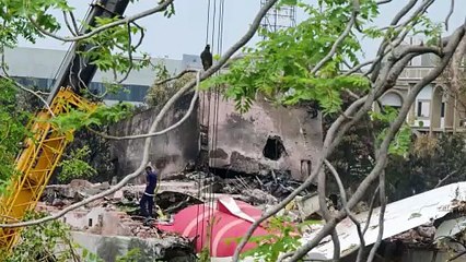 FEMME ACTUELLE "C'est une coïncidence troublante" : comme sur le vol Air India, le survivant d'un crash aérien survenu il y a 27 ans occupait lui aussi le siège 11A