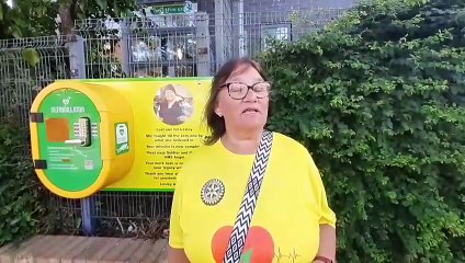 We are so proud - Watch as grieving friends and family see Lesley's dream come true as last defibrillator installed in Washington