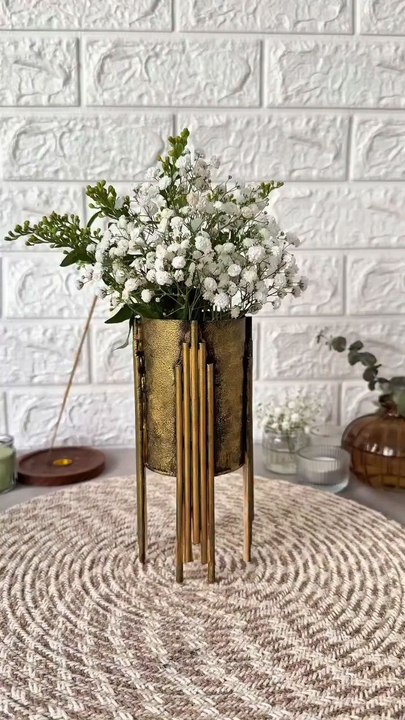 DIY Easy Home Décor Idea via: @peri_azizovTransform any corner of your home with this simple and elegant DIY décor idea. It’s a quick way to add charm and personality to your space without much effort. Perfect for a cozy, refreshed look!