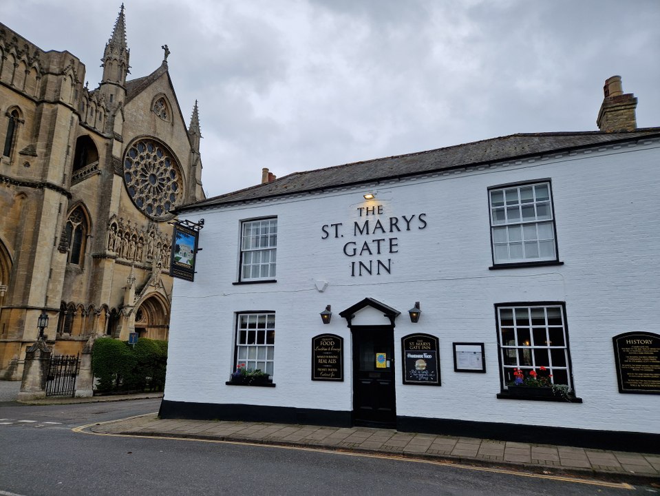 I ate at the elegant West Sussex pub that's had a stunning makeover