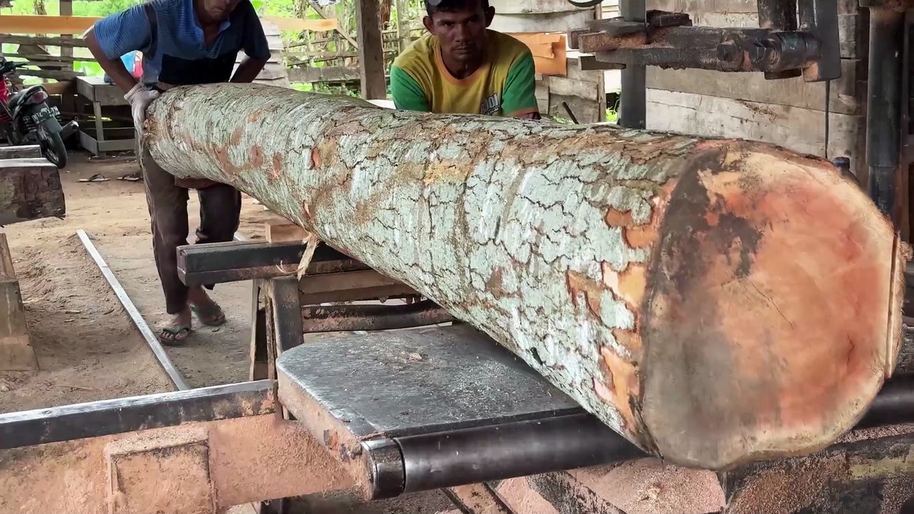 Efficiency in Cutting 2x20 Boards for House Construction