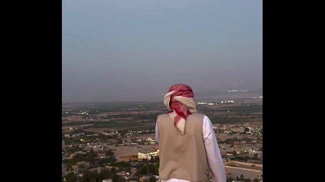 İsrail'e yağan füzeleri şarkı söyleyerek izledi! Atmosfer efsane, huzurlu bir sabah