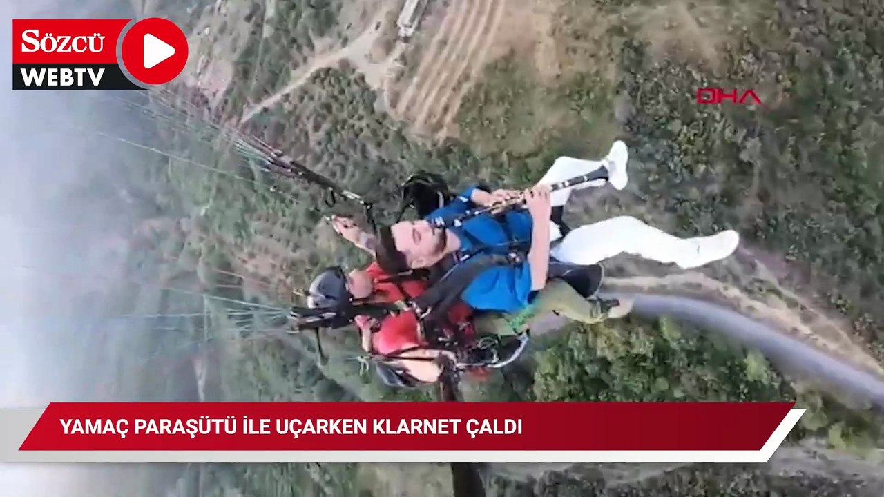 Yamaç paraşütü ile uçarken klarnet çaldı