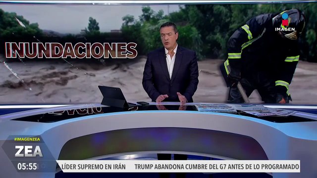 Rescatan a pareja de adultos mayores de una inundación en el Edoméx