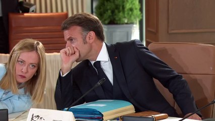 Macron Meloni’ye ne dedi? G7’den çok konuşulan görüntüler! İtalya Başbakanı’nın o hareketi kameralara yakalandı