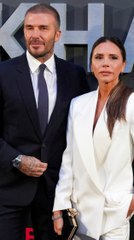 Carlos III nombra 'sir' y 'lady' a David y Victoria Beckham