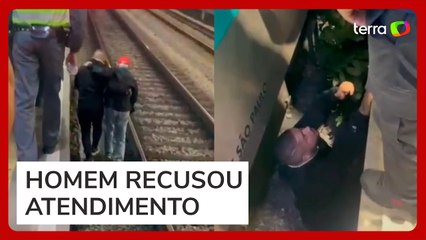 Homem sofre mal súbito e cai em vão entre trem e plataforma em SP