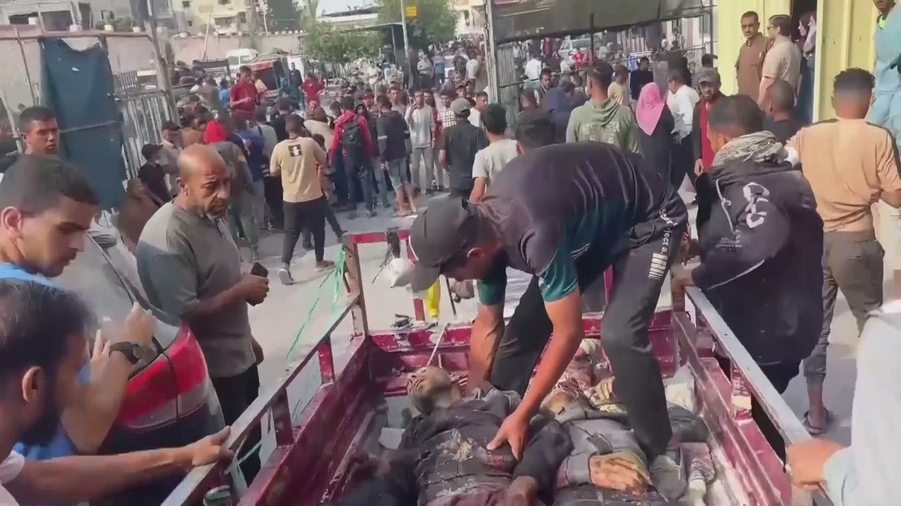 Decenas de personas mueren en la franja de Gaza mientras esperan ayuda y comida