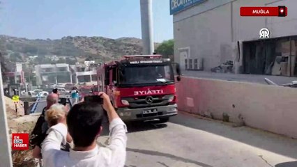 Bodrum'da AVM'nin geri dönüşüm alanında yangın