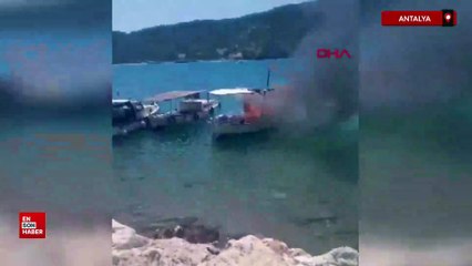 Antalya'da yanan tekneye hortum, jet ski ve flyboard ile müdahale