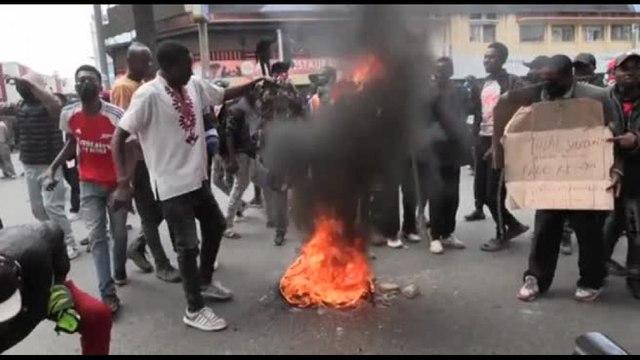 Proteste in Kenya, a Nairobi negozi chiusi e autisti fermi