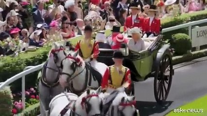 Al via il Royal Ascot 2025, l'arrivo di Carlo e Camilla in carrozza