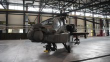 ポーランド陸軍航空部隊、初のAH-64Dアパッチ攻撃ヘリコプターを受領